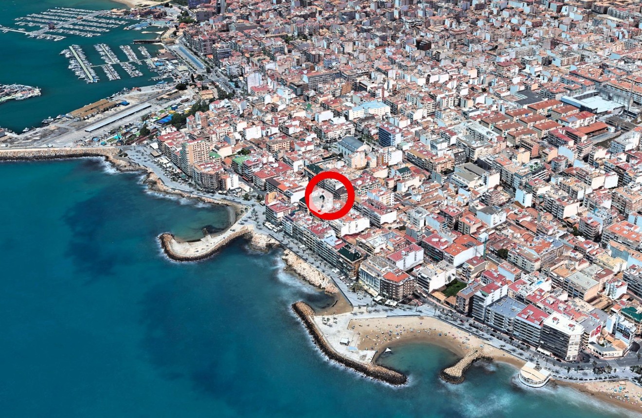 Segunda mano - Apartamento / piso -
Torrevieja - Paseo maritimo