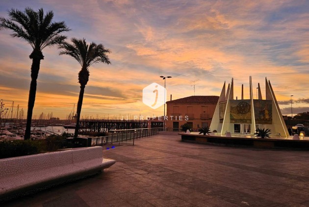 Segunda mano - Apartamento / piso -
Torrevieja - Paseo maritimo