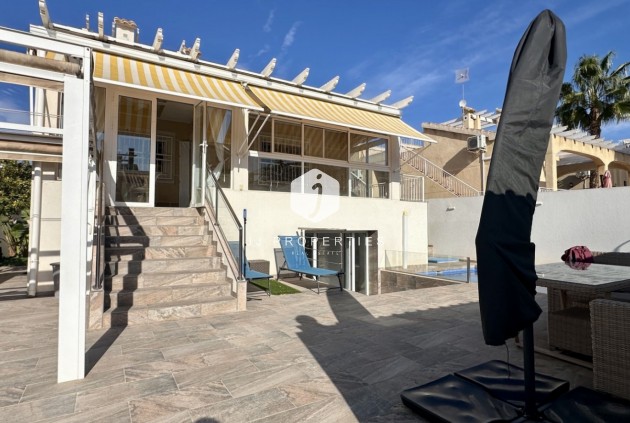 Resale - Villa -
Orihuela Costa - Costa Blanca