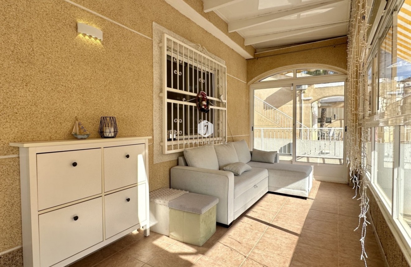 Resale - Villa -
Orihuela Costa - Costa Blanca