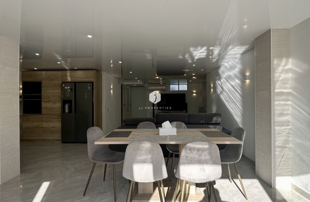 Resale - Villa -
Orihuela Costa - Costa Blanca