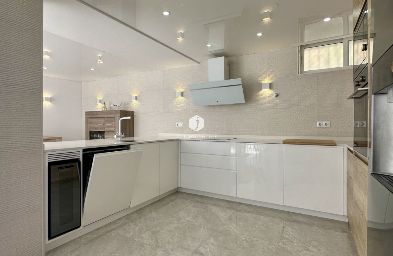 Resale - Villa -
Orihuela Costa - Costa Blanca