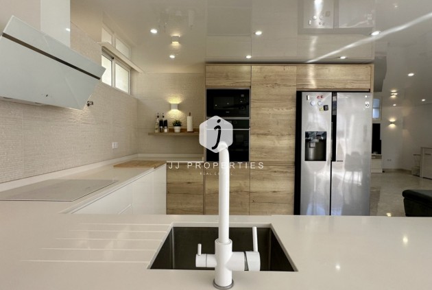 Resale - Villa -
Orihuela Costa - Costa Blanca