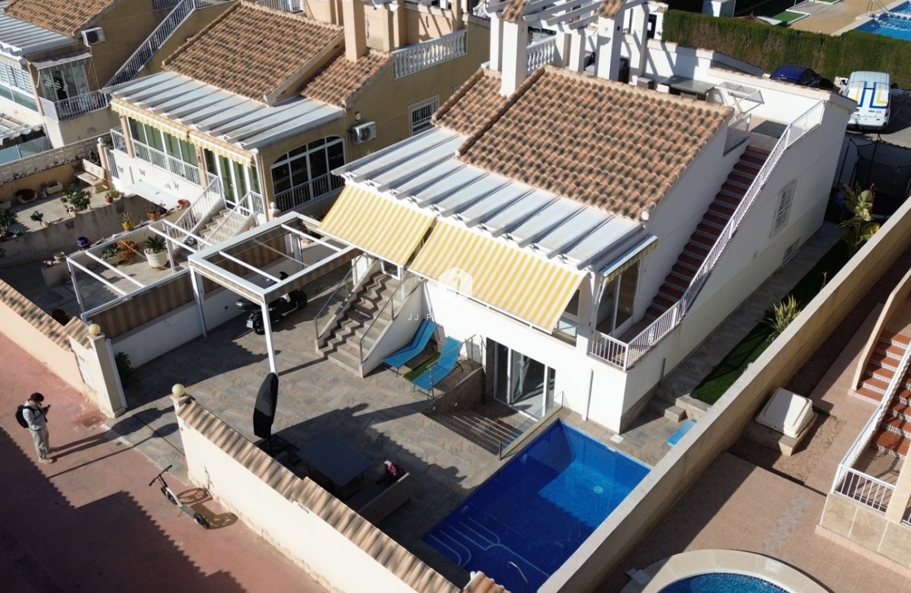 Resale - Villa -
Orihuela Costa - Costa Blanca