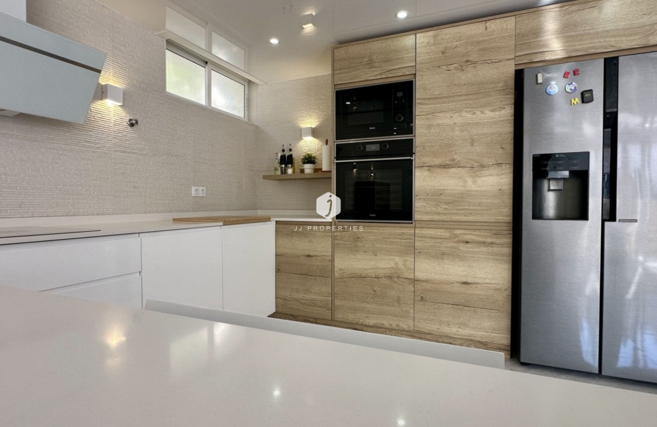 Resale - Villa -
Orihuela Costa - Costa Blanca