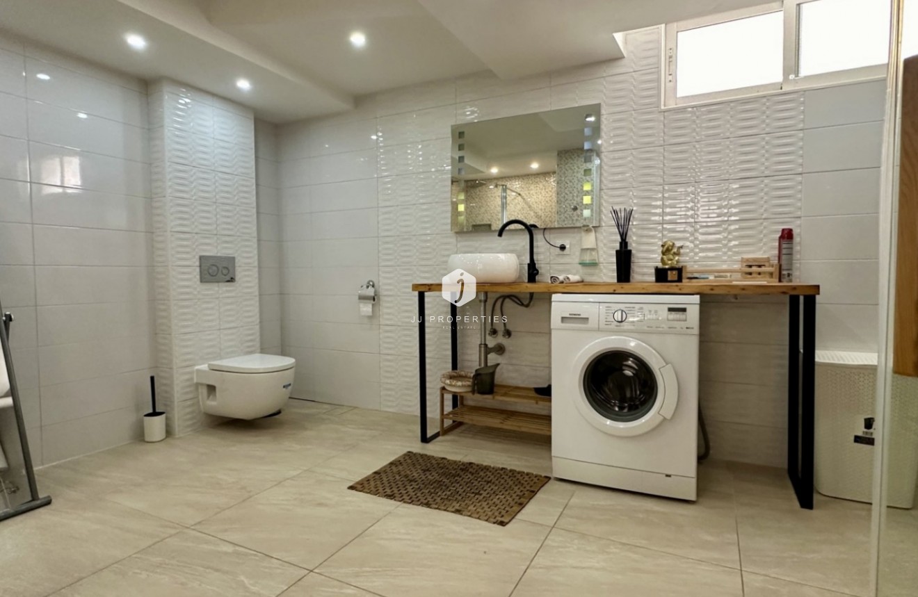 Resale - Villa -
Orihuela Costa - Costa Blanca