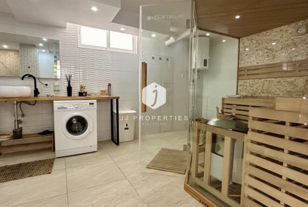 Resale - Villa -
Orihuela Costa - Costa Blanca