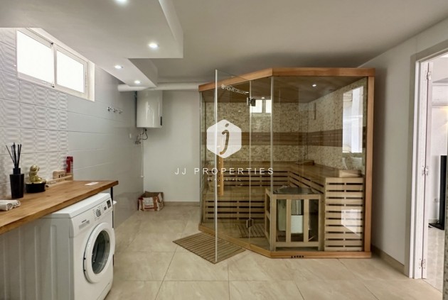 Resale - Villa -
Orihuela Costa - Costa Blanca