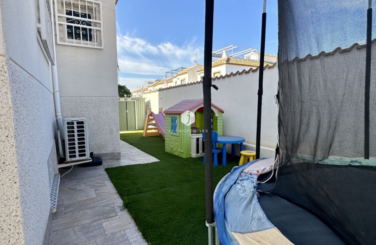 Resale - Villa -
Orihuela Costa - Costa Blanca