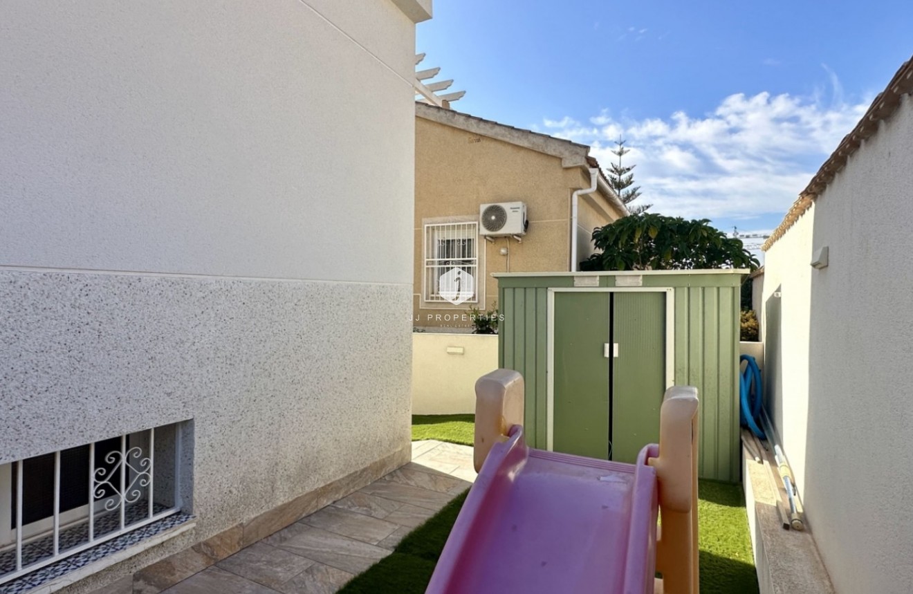 Resale - Villa -
Orihuela Costa - Costa Blanca