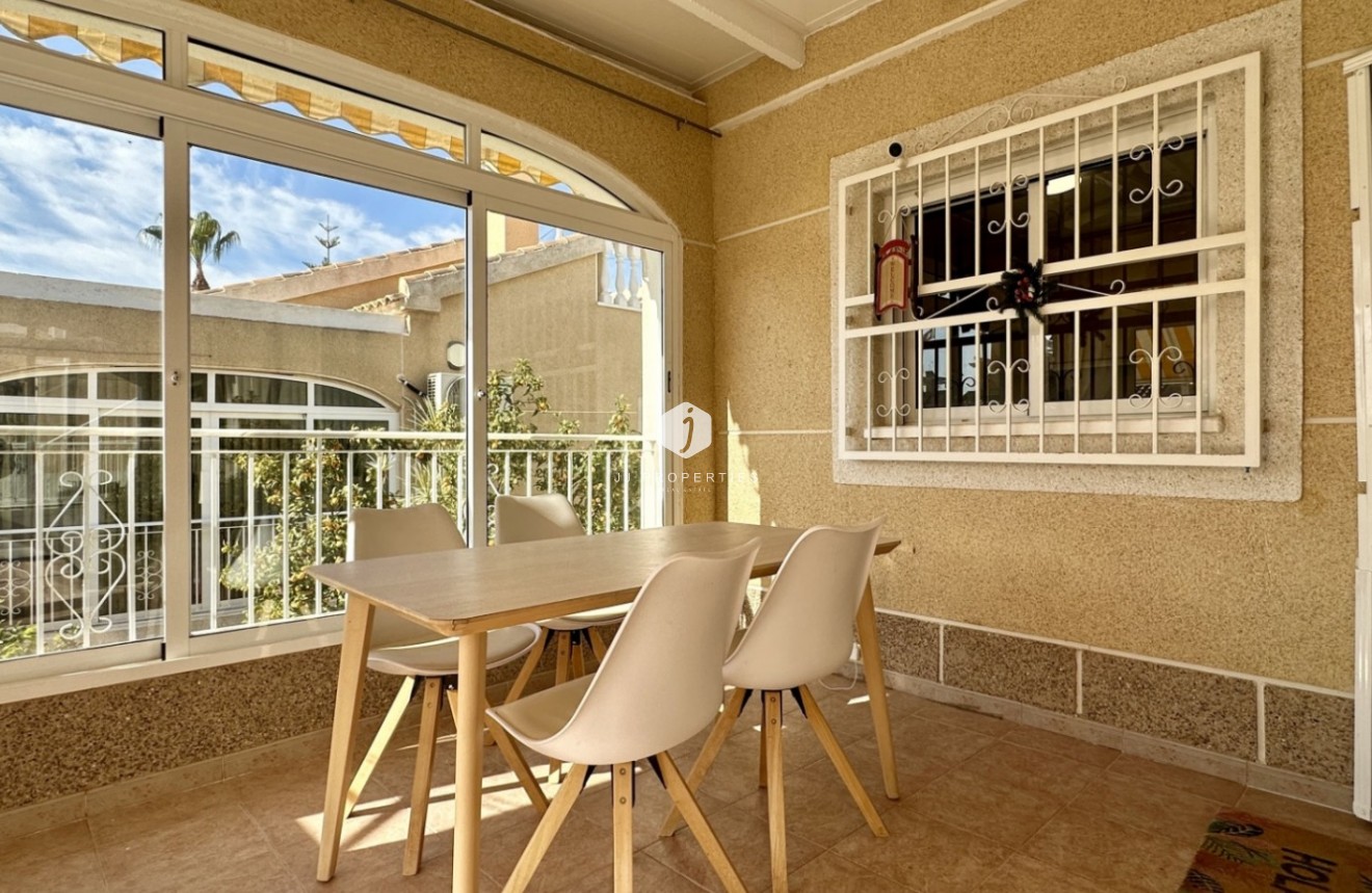 Resale - Villa -
Orihuela Costa - Costa Blanca