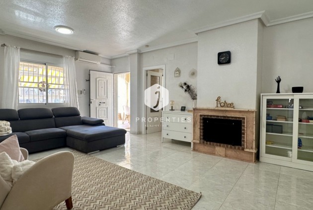 Resale - Villa -
Orihuela Costa - Costa Blanca