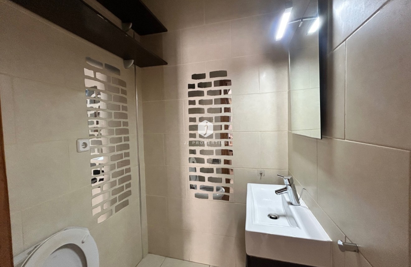 Resale - Chalet -
El Chaparral - Inland