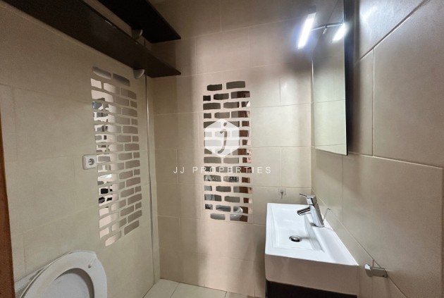 Resale - Chalet -
El Chaparral - Inland