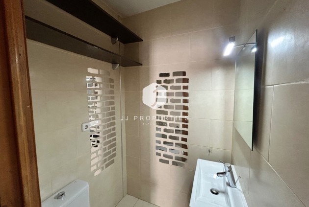 Resale - Chalet -
El Chaparral - Inland