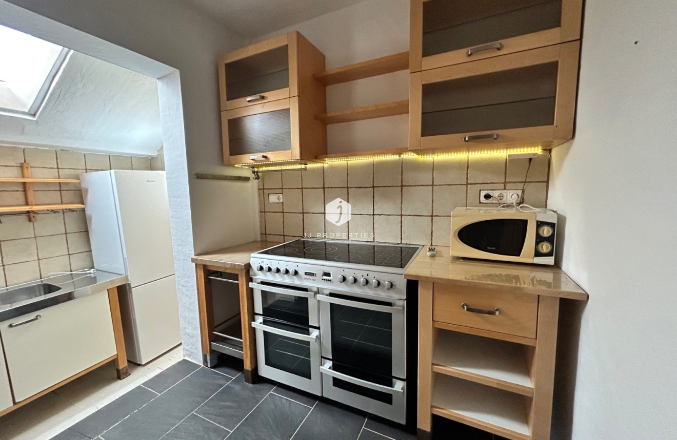 Resale - Chalet -
El Chaparral - Inland