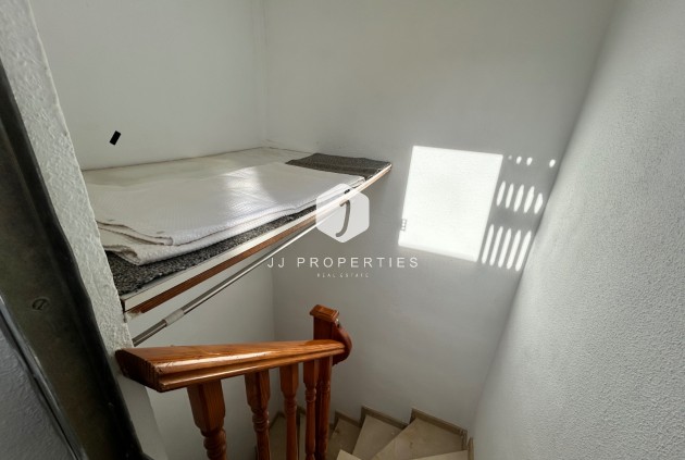 Resale - Chalet -
El Chaparral - Inland