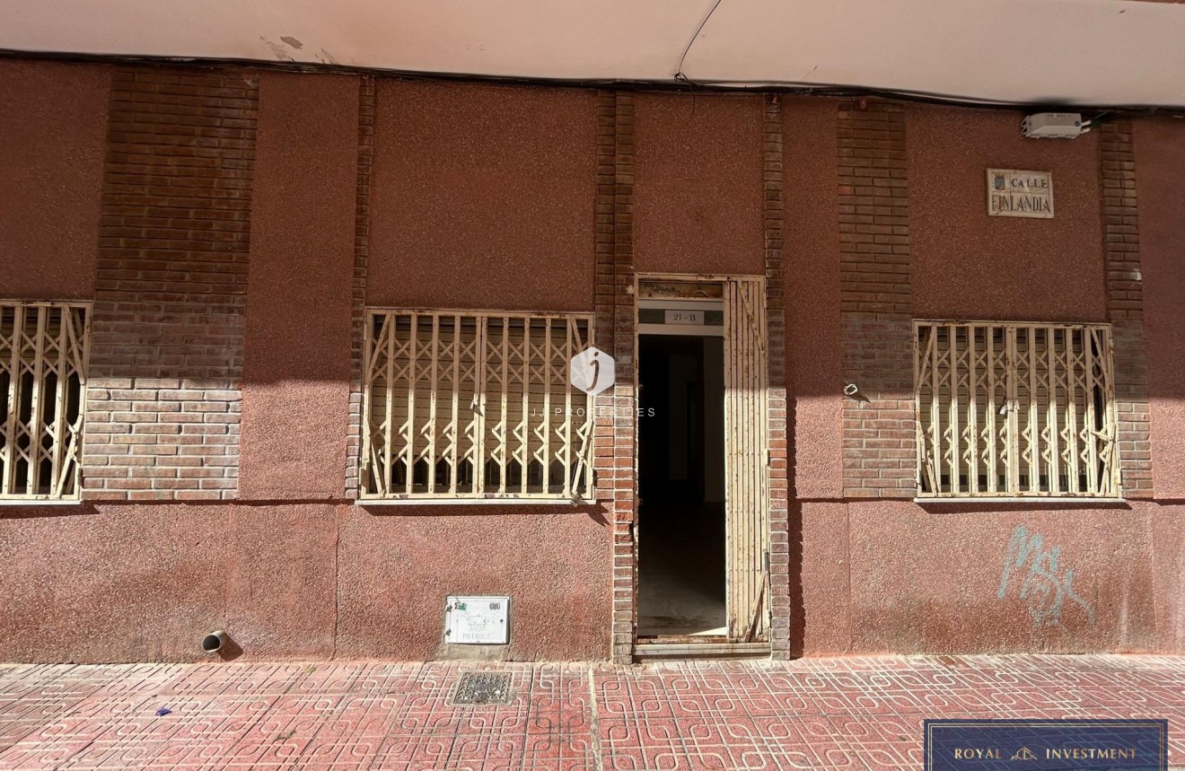 Resale - Apartment / flat -
Torrevieja - Centro