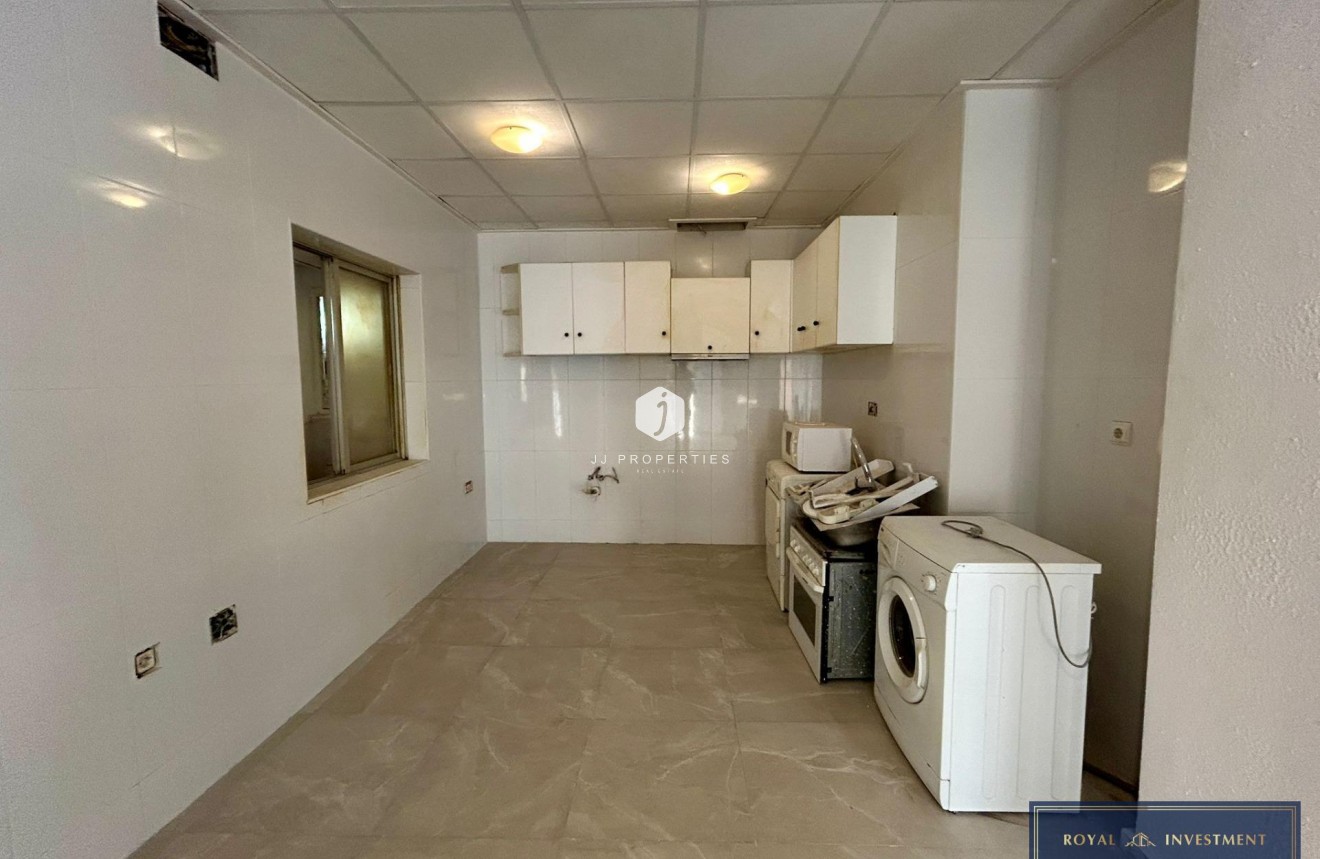 Resale - Apartment / flat -
Torrevieja - Centro