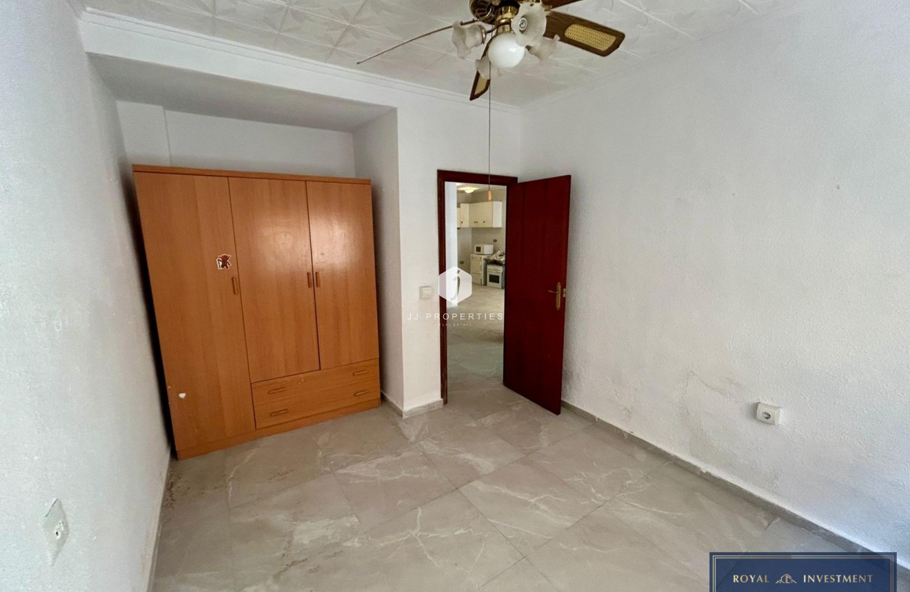 Resale - Apartment / flat -
Torrevieja - Centro