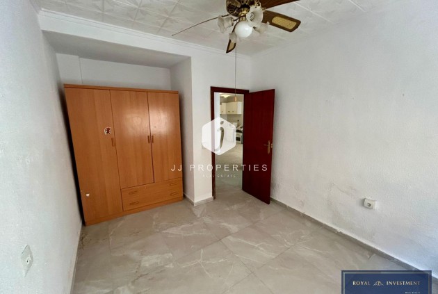 Resale - Apartment / flat -
Torrevieja - Centro