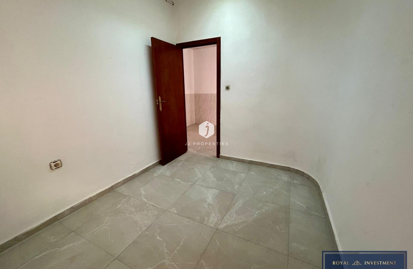 Resale - Apartment / flat -
Torrevieja - Centro