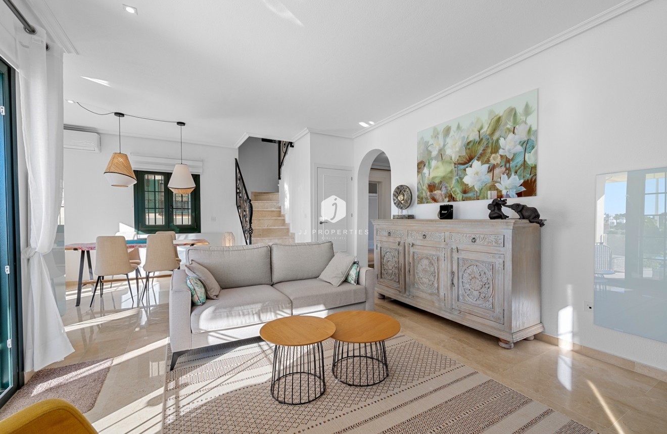 Resale - Villa -
Orihuela Costa - Costa Blanca