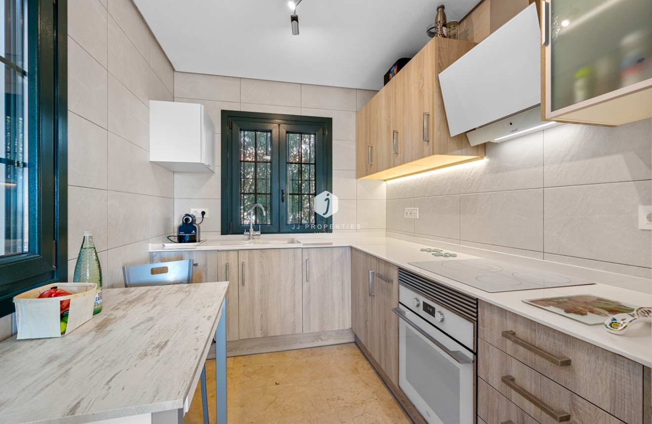 Resale - Villa -
Orihuela Costa - Costa Blanca