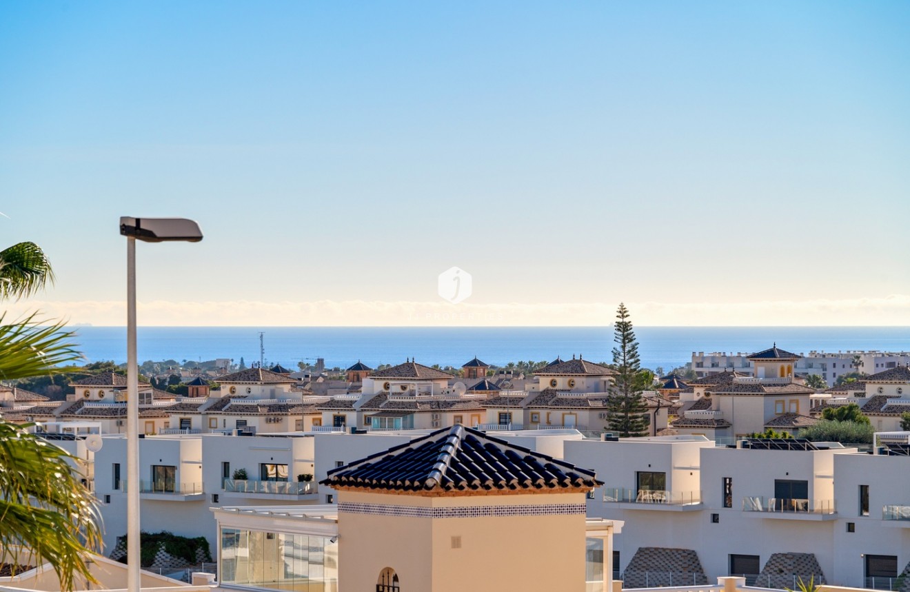 Resale - Villa -
Orihuela Costa - Costa Blanca