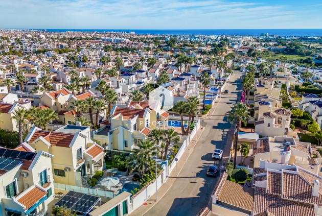 Resale - Villa -
Orihuela Costa - Costa Blanca