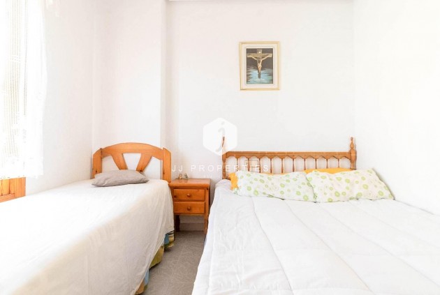 Resale - Chalet -
Torrevieja - Playa del Cura