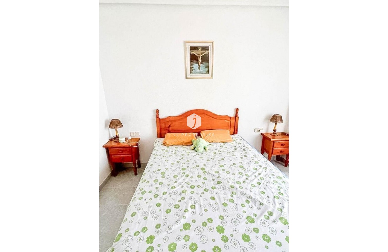 Resale - Chalet -
Torrevieja - Playa del Cura