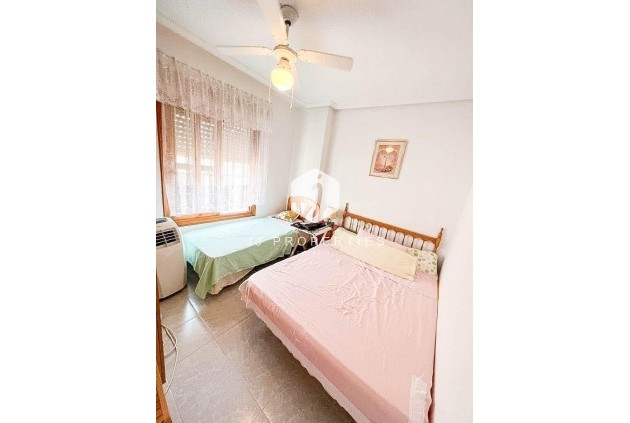 Resale - Chalet -
Torrevieja - Playa del Cura