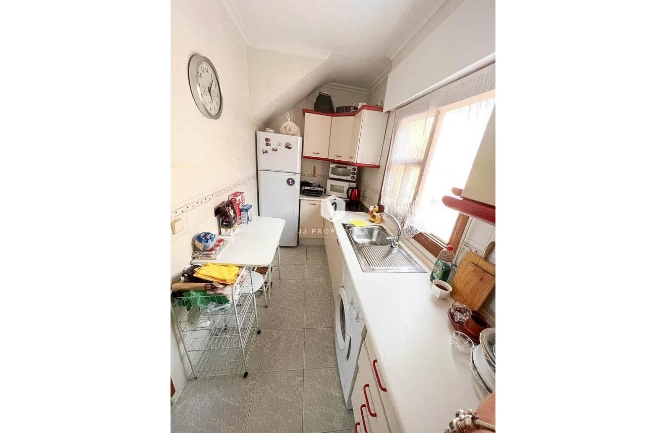 Resale - Chalet -
Torrevieja - Playa del Cura