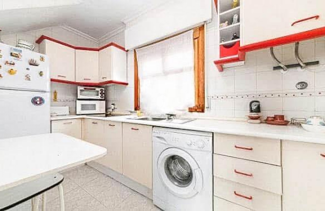 Resale - Chalet -
Torrevieja - Playa del Cura