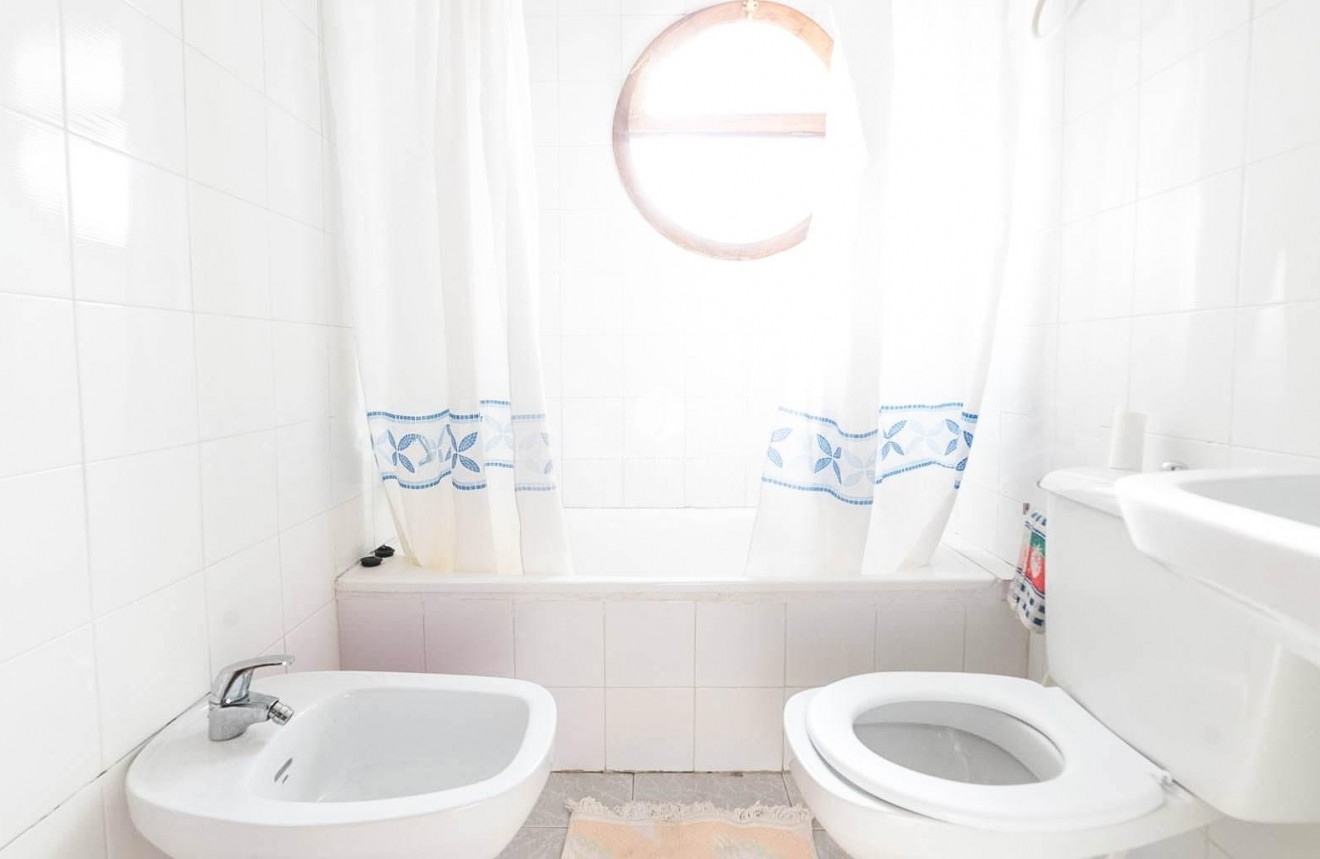 Resale - Chalet -
Torrevieja - Playa del Cura