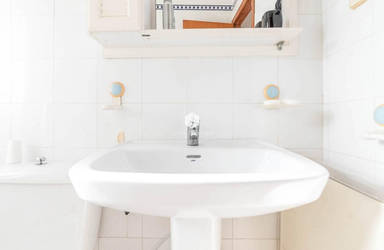 Resale - Chalet -
Torrevieja - Playa del Cura