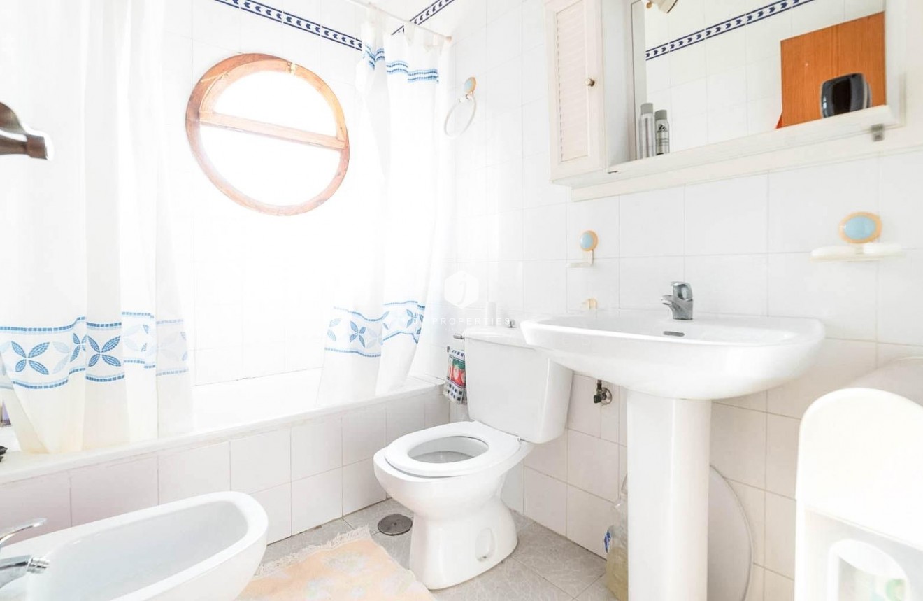 Resale - Chalet -
Torrevieja - Playa del Cura