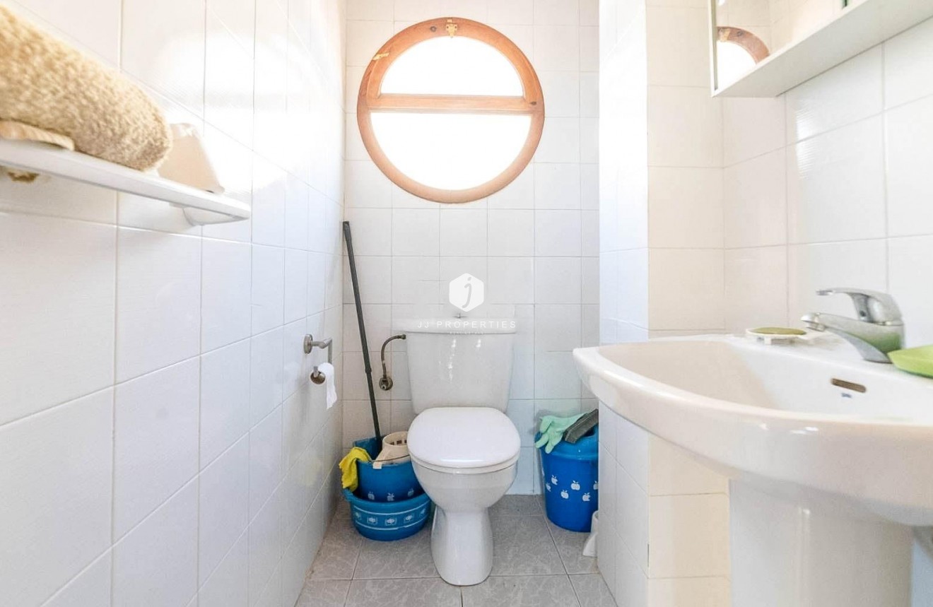 Resale - Chalet -
Torrevieja - Playa del Cura