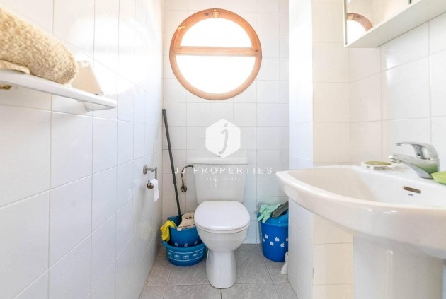 Resale - Chalet -
Torrevieja - Playa del Cura