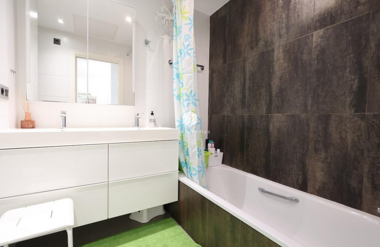 Resale - Bungalow -
Orihuela Costa - Costa Blanca