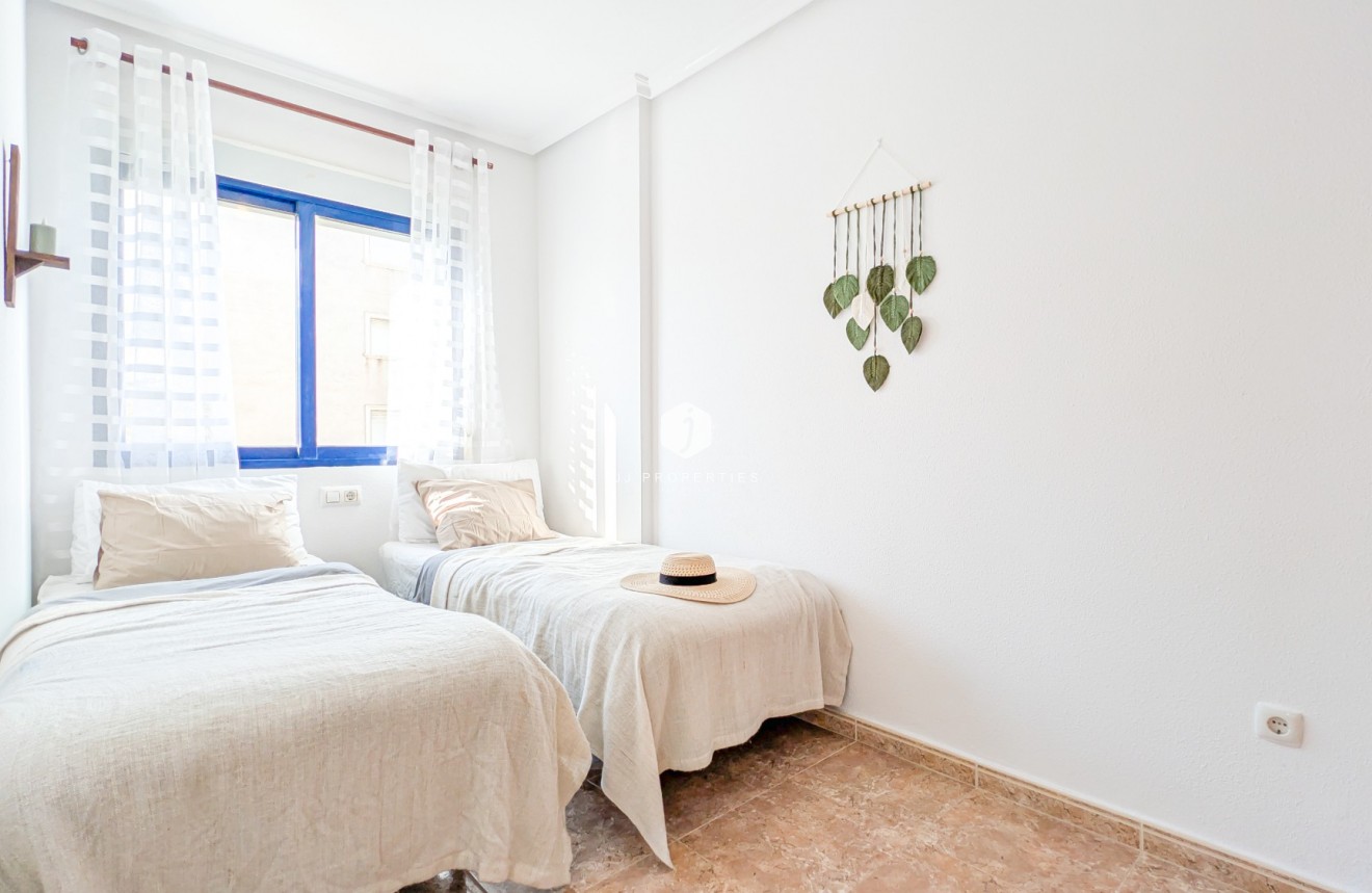 Resale - Apartment / flat -
Orihuela Costa - Costa Blanca