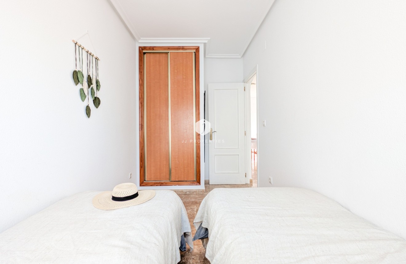 Resale - Apartment / flat -
Orihuela Costa - Costa Blanca