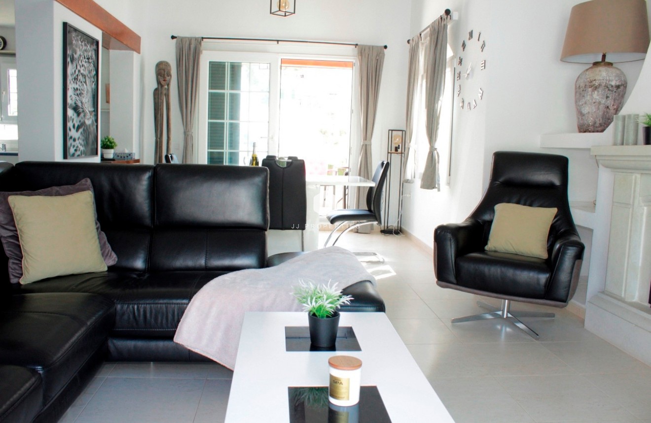 Resale - Villa -
Orihuela Costa - Costa Blanca