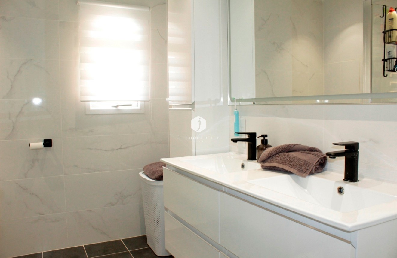 Resale - Villa -
Orihuela Costa - Costa Blanca