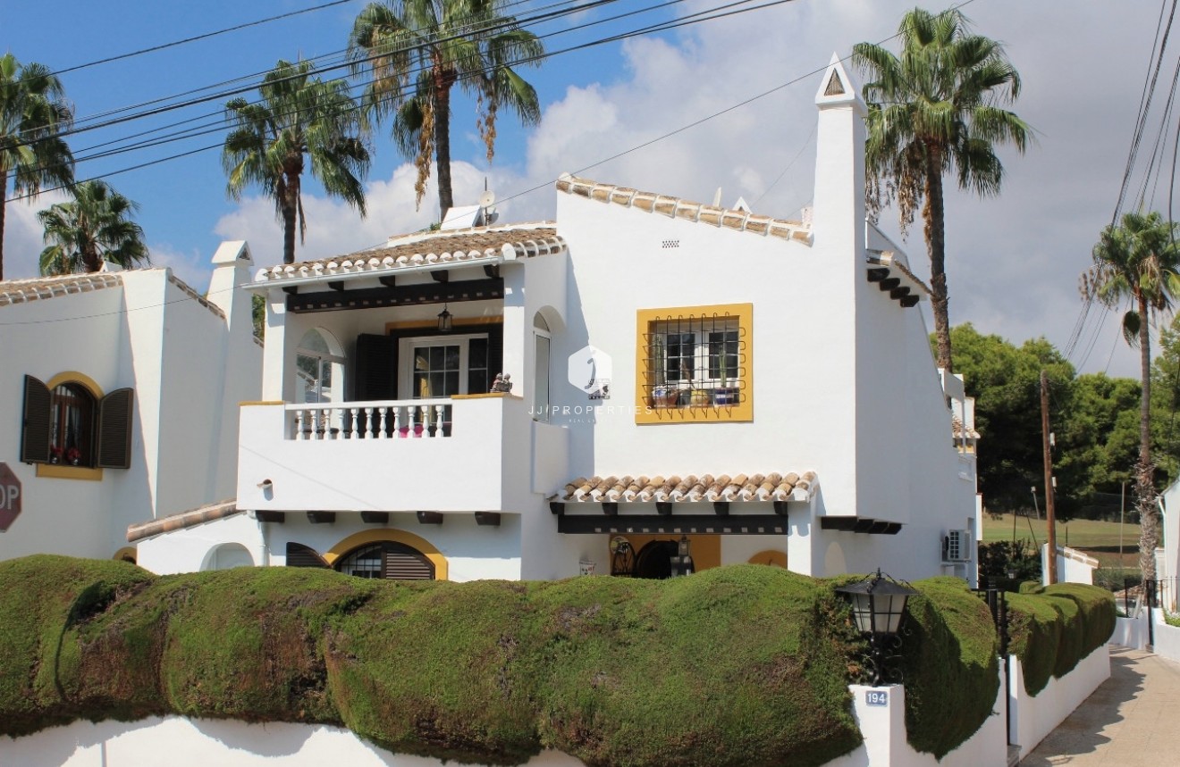 Resale - Villa -
Orihuela Costa - Costa Blanca