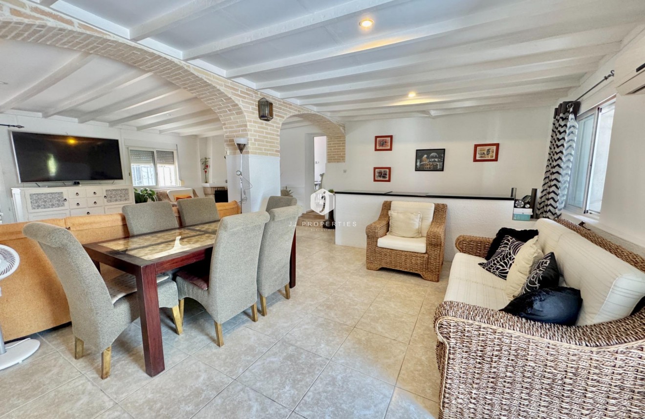 Resale - Villa -
Dolores - Comunidad Valenciana