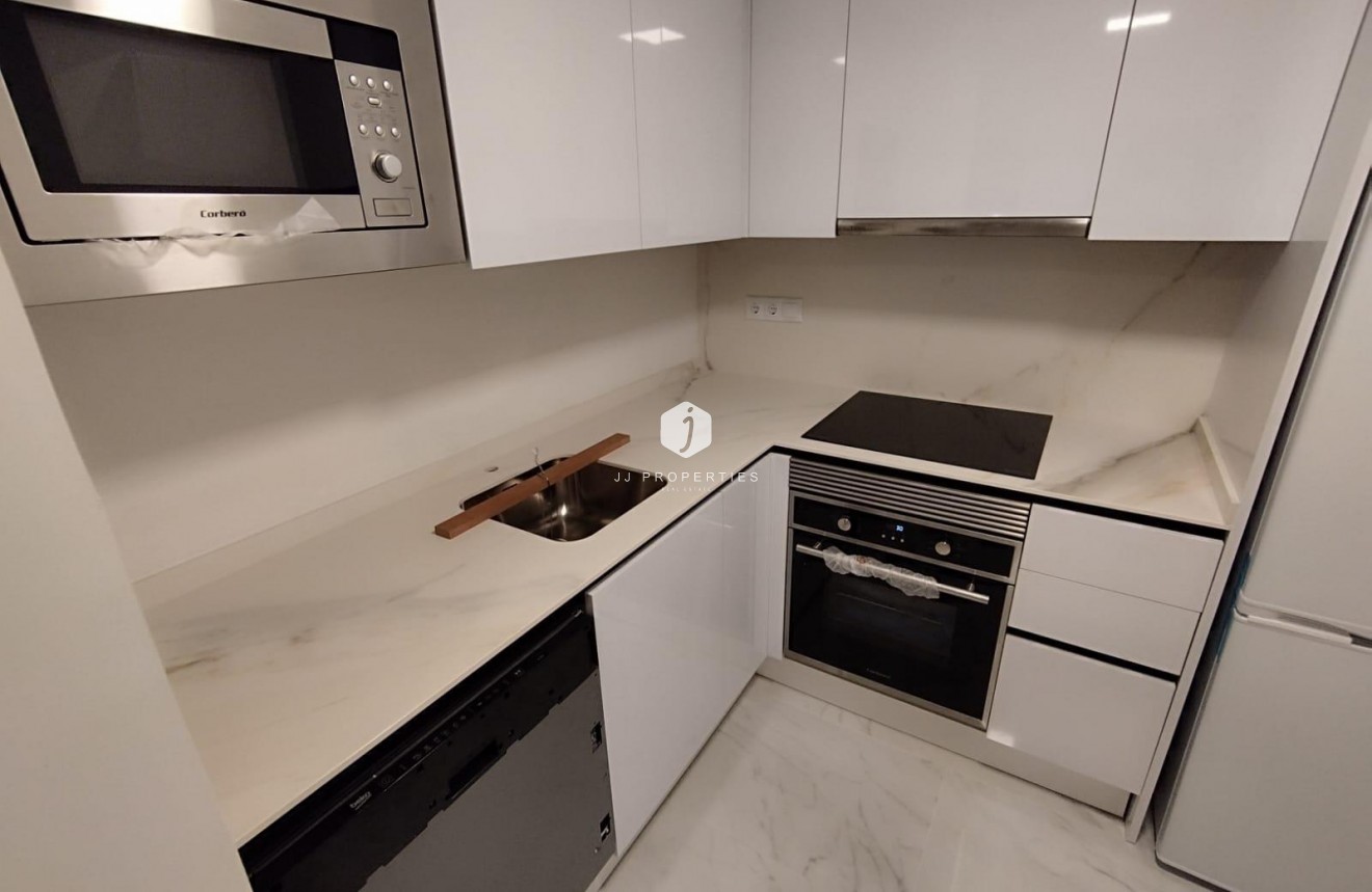 Resale - Chalet -
Torrevieja - aguas nuevas