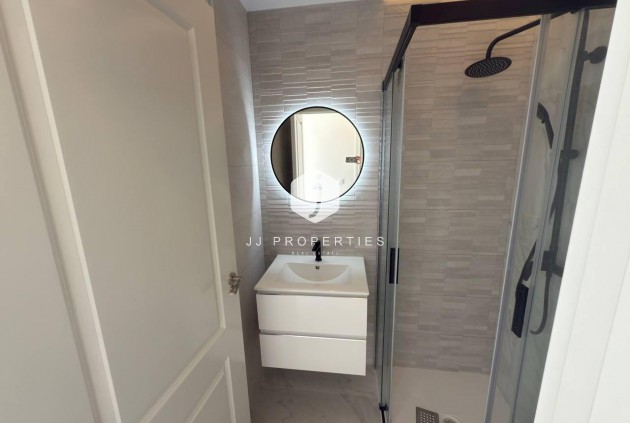 Resale - Chalet -
Torrevieja - aguas nuevas