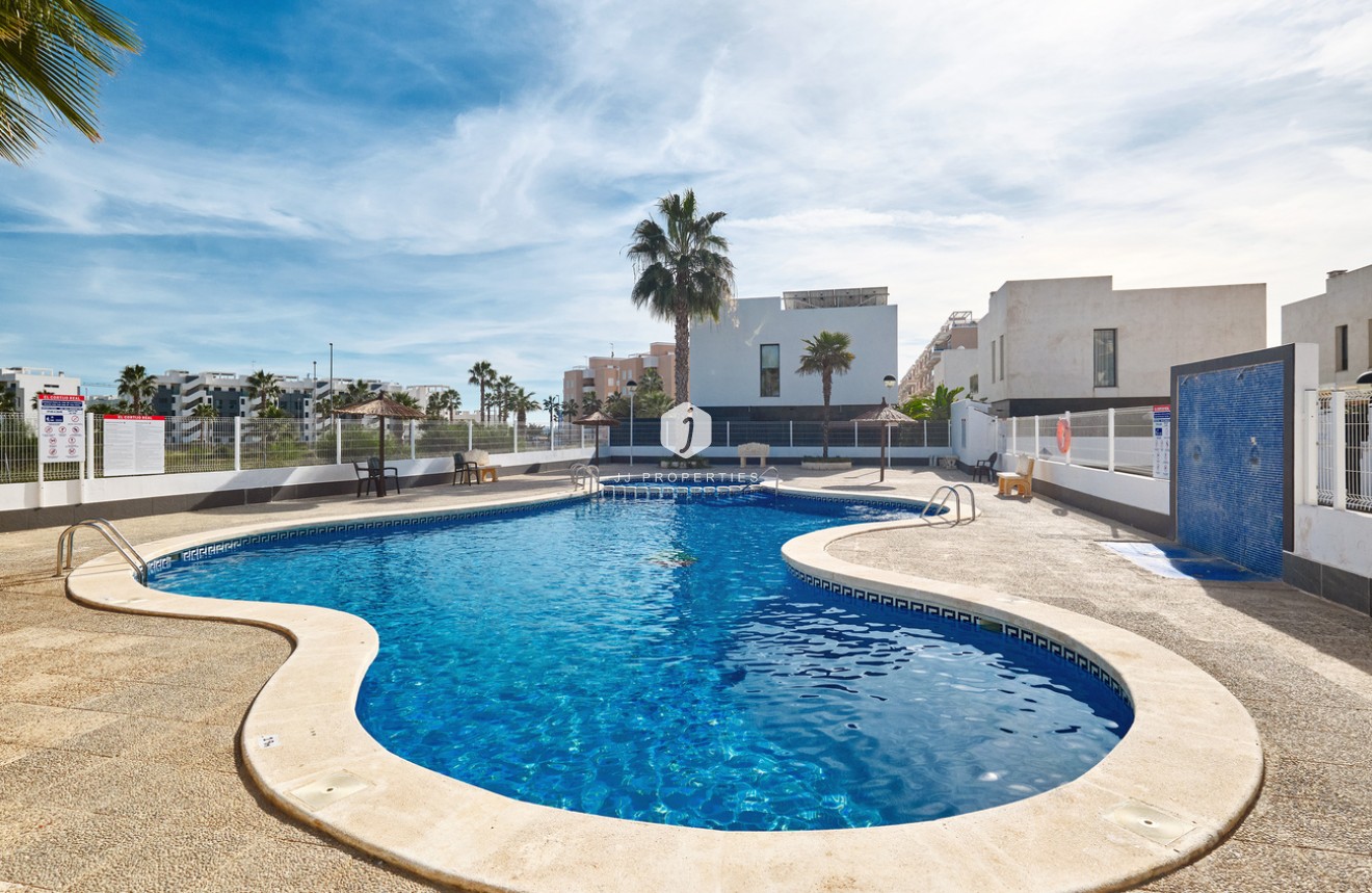 Resale - Chalet -
Guardamar del Segura - El Raso